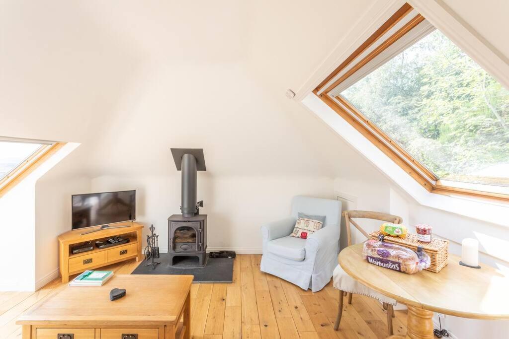 The Mews - A Cottage With A Spectacular Lake View Port Of Menteith Экстерьер фото