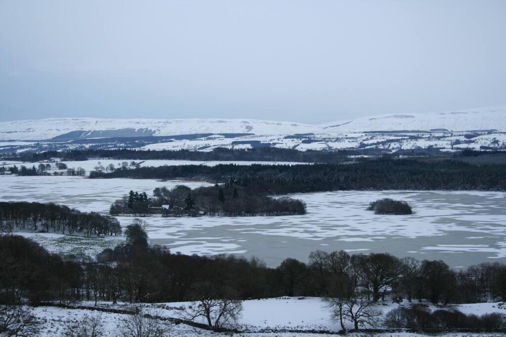 The Mews - A Cottage With A Spectacular Lake View Port Of Menteith Экстерьер фото