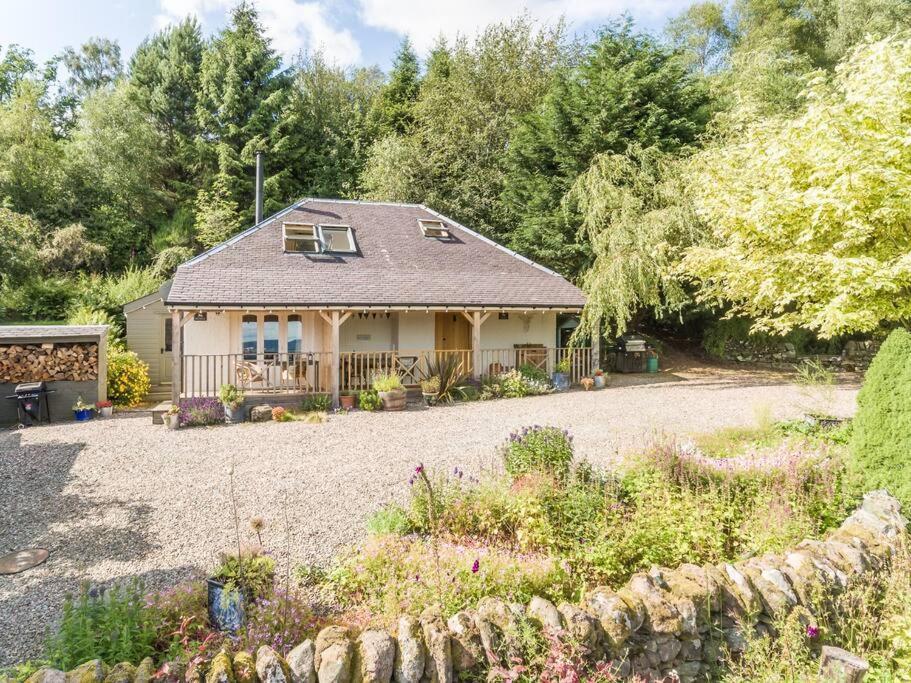 The Mews - A Cottage With A Spectacular Lake View Port Of Menteith Экстерьер фото